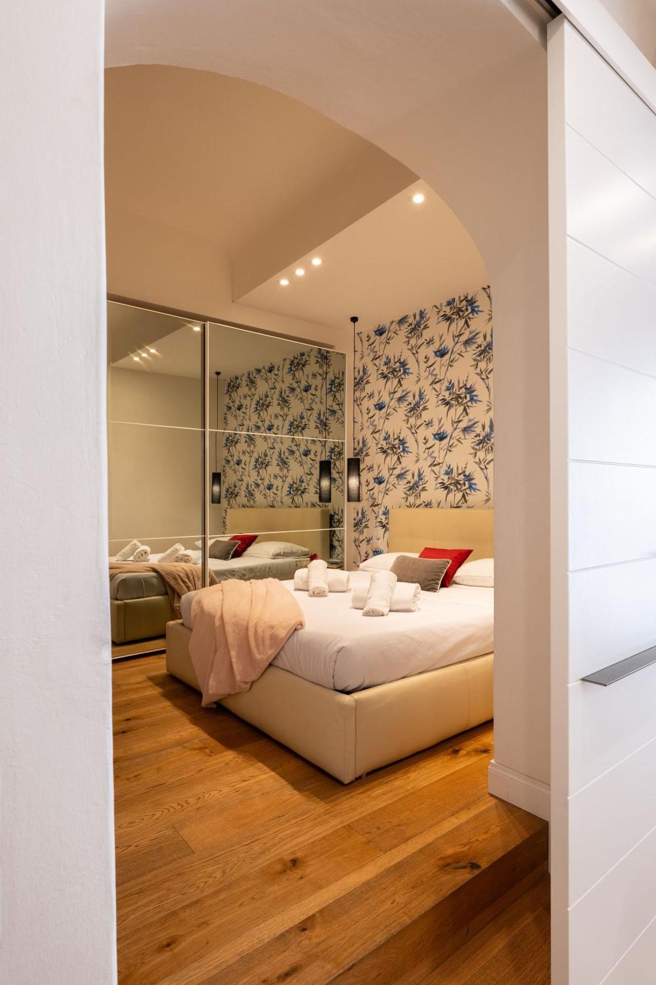 Ta - One Bedroom Luxury Apartment In The Fashion District Florence Exterior photo